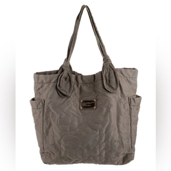 MARC‎ BY MARC JACOBS
Nylon Tote Bag gray large - Picture 1 of 3